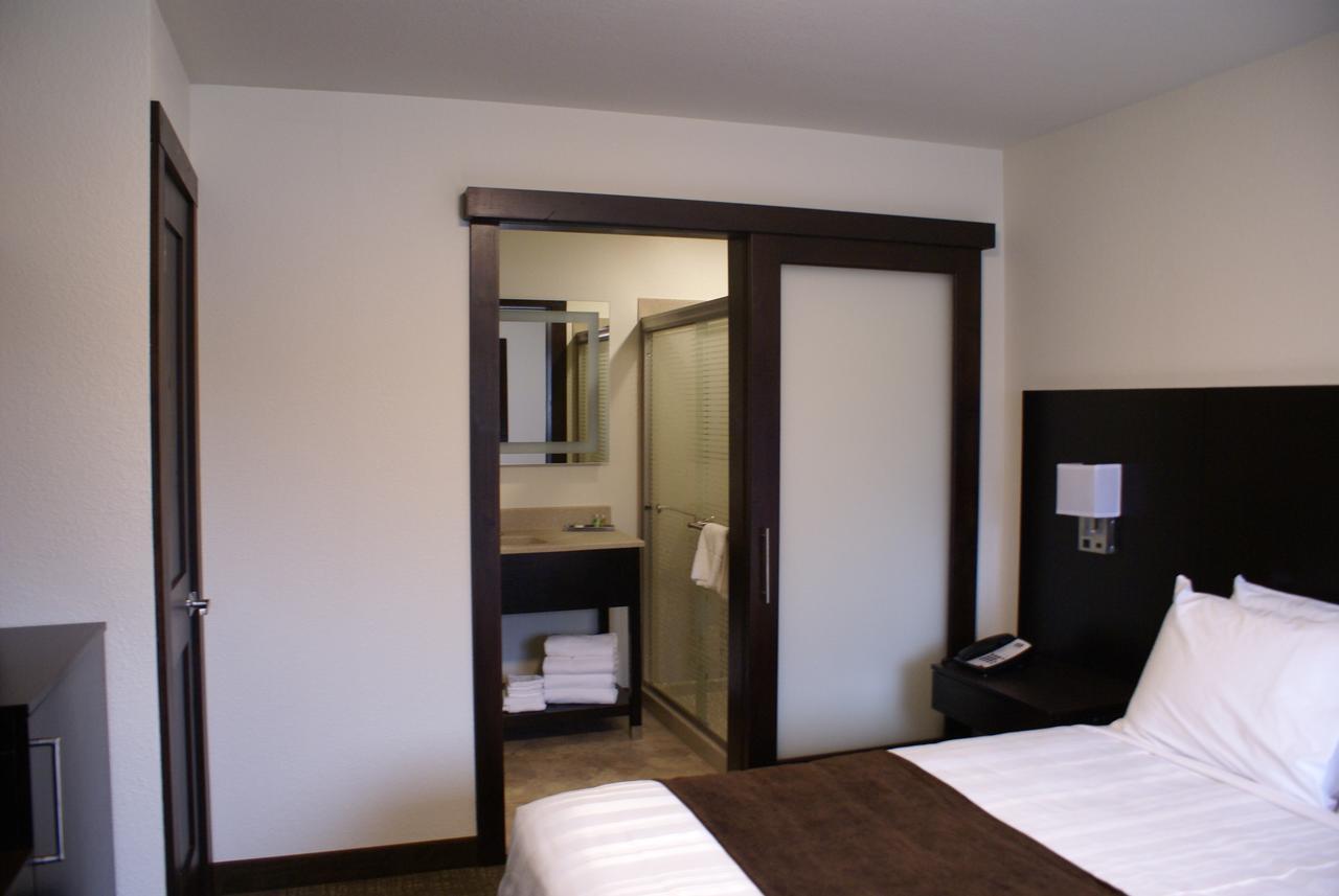 Boarders Inn & Suites By Cobblestone Hotels - Syracuse Dış mekan fotoğraf
