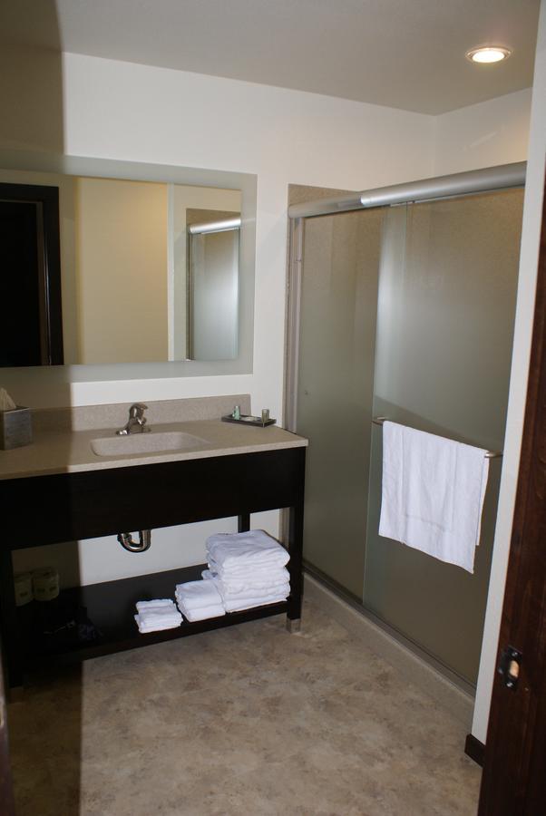 Boarders Inn & Suites By Cobblestone Hotels - Syracuse Dış mekan fotoğraf