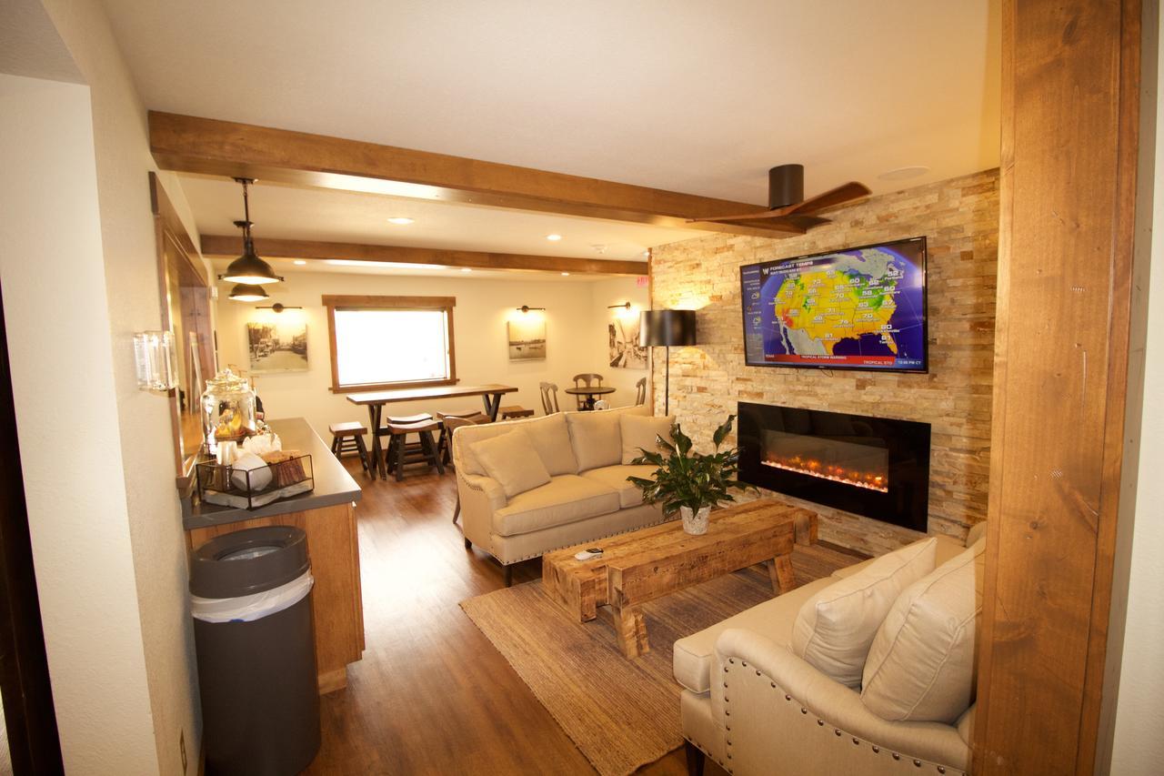 Boarders Inn & Suites By Cobblestone Hotels - Syracuse Dış mekan fotoğraf