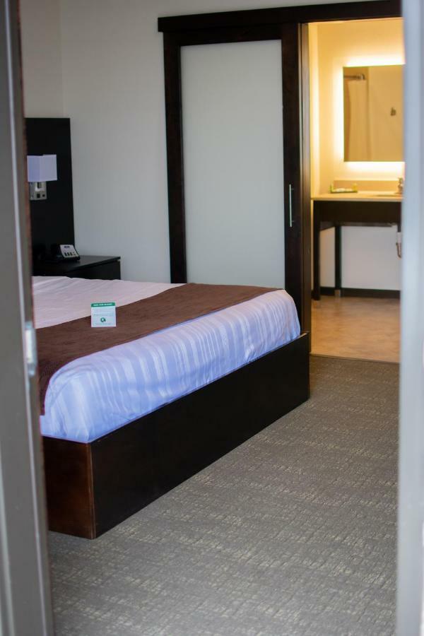 Boarders Inn & Suites By Cobblestone Hotels - Syracuse Dış mekan fotoğraf