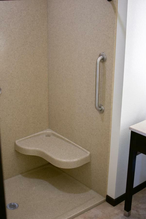 Boarders Inn & Suites By Cobblestone Hotels - Syracuse Dış mekan fotoğraf